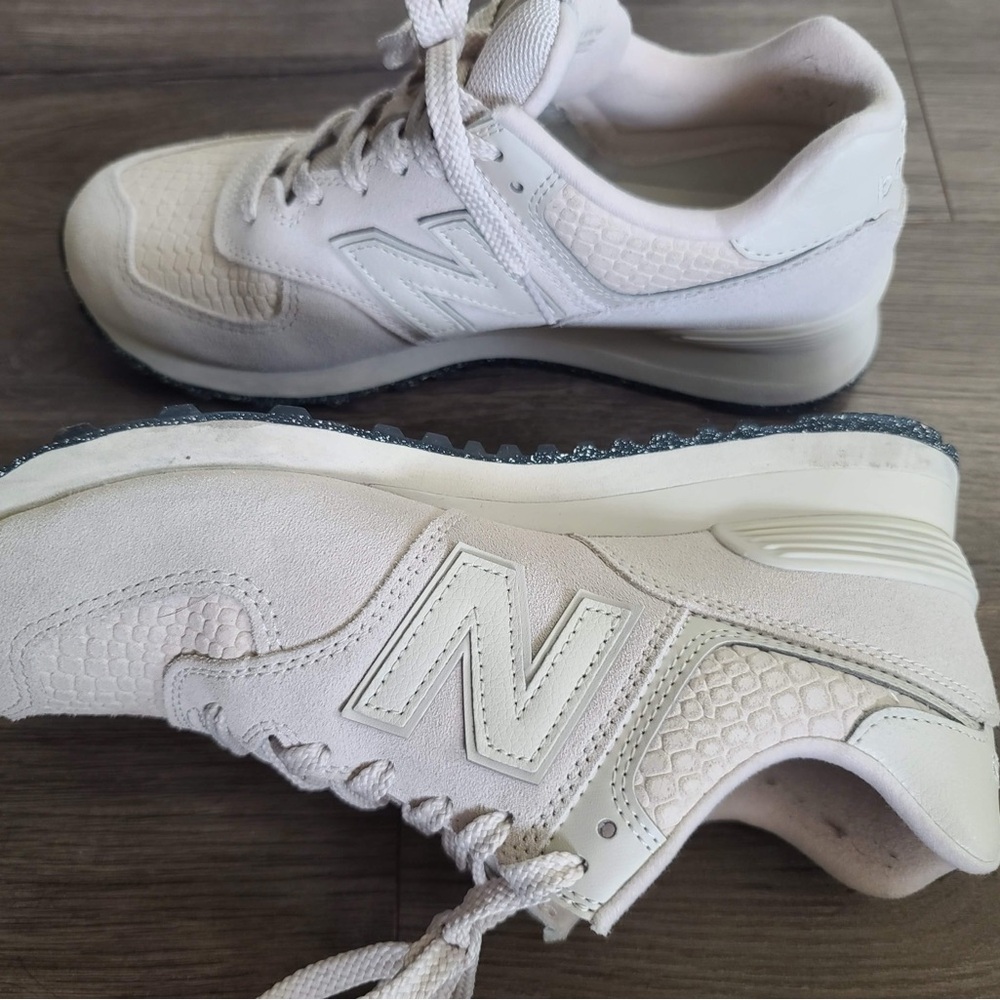 New Balance Women's Light Beige Textured Classic Sneakers - Picture 7 of 8